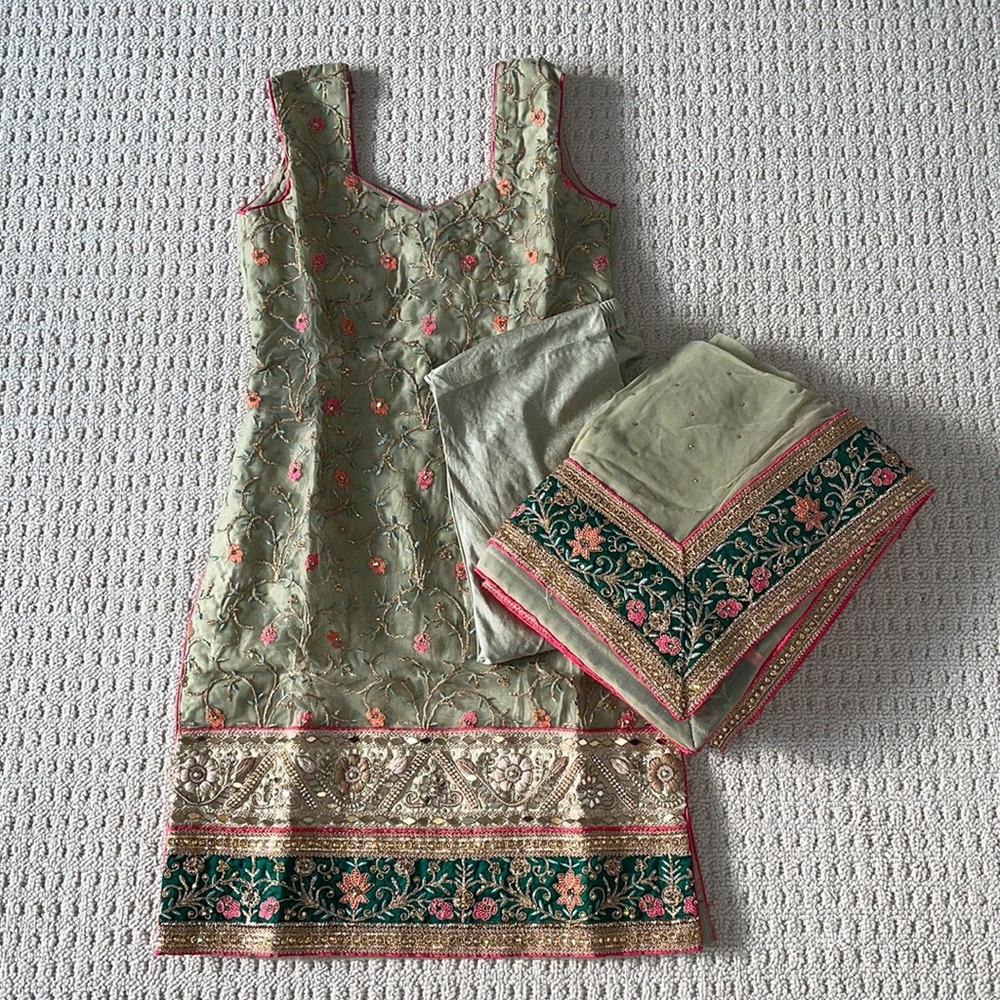 Indian Suit NWOT
